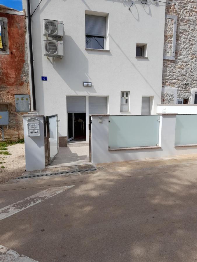Apartments Donella ウマグ エクステリア 写真