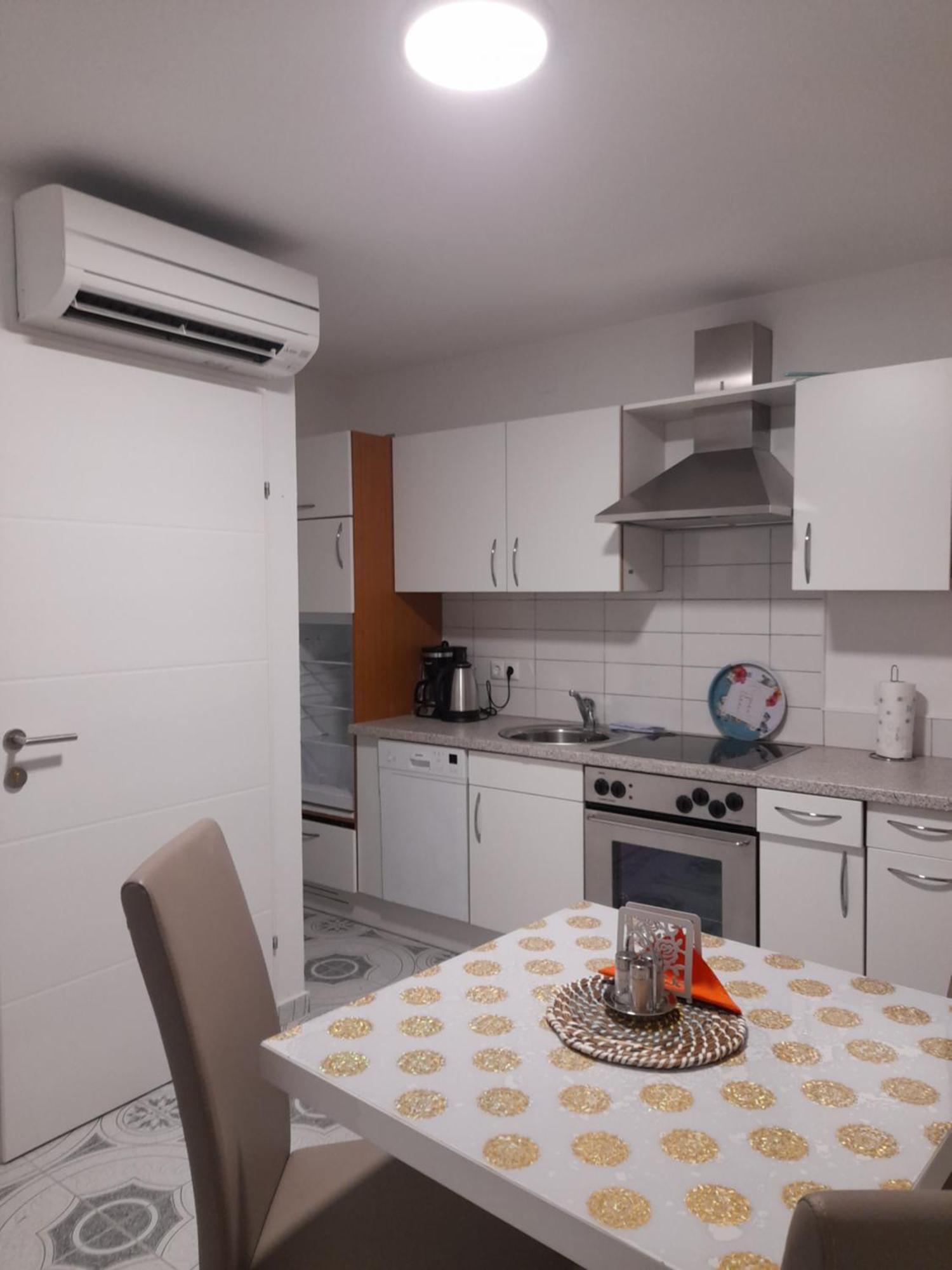 Apartments Donella ウマグ エクステリア 写真