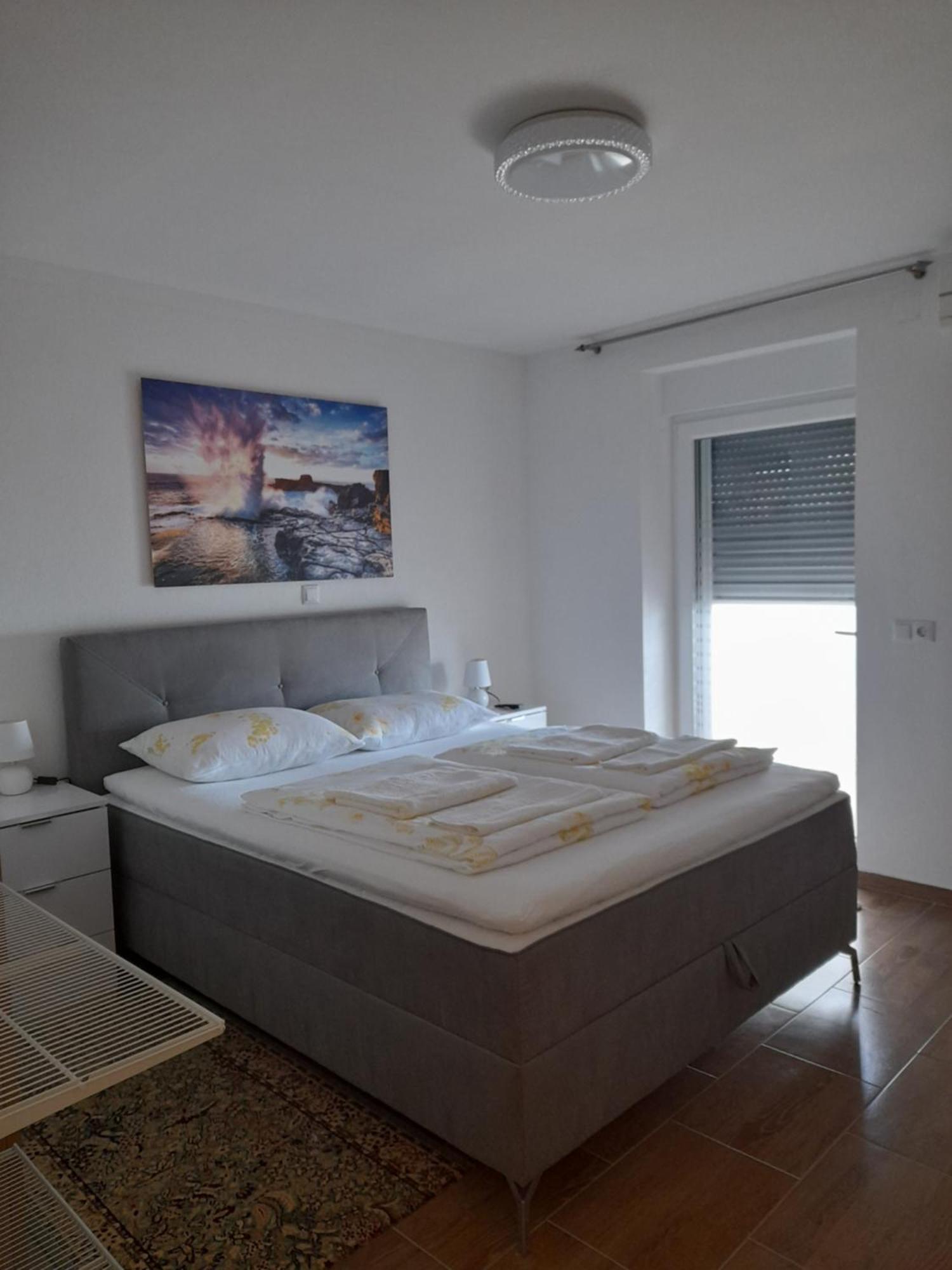 Apartments Donella ウマグ エクステリア 写真