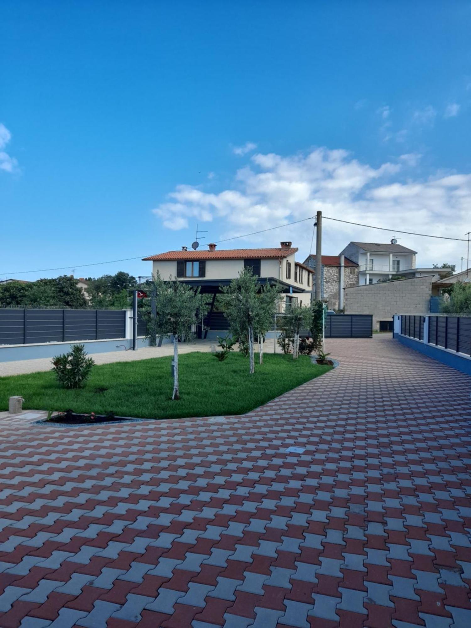 Apartments Donella ウマグ エクステリア 写真